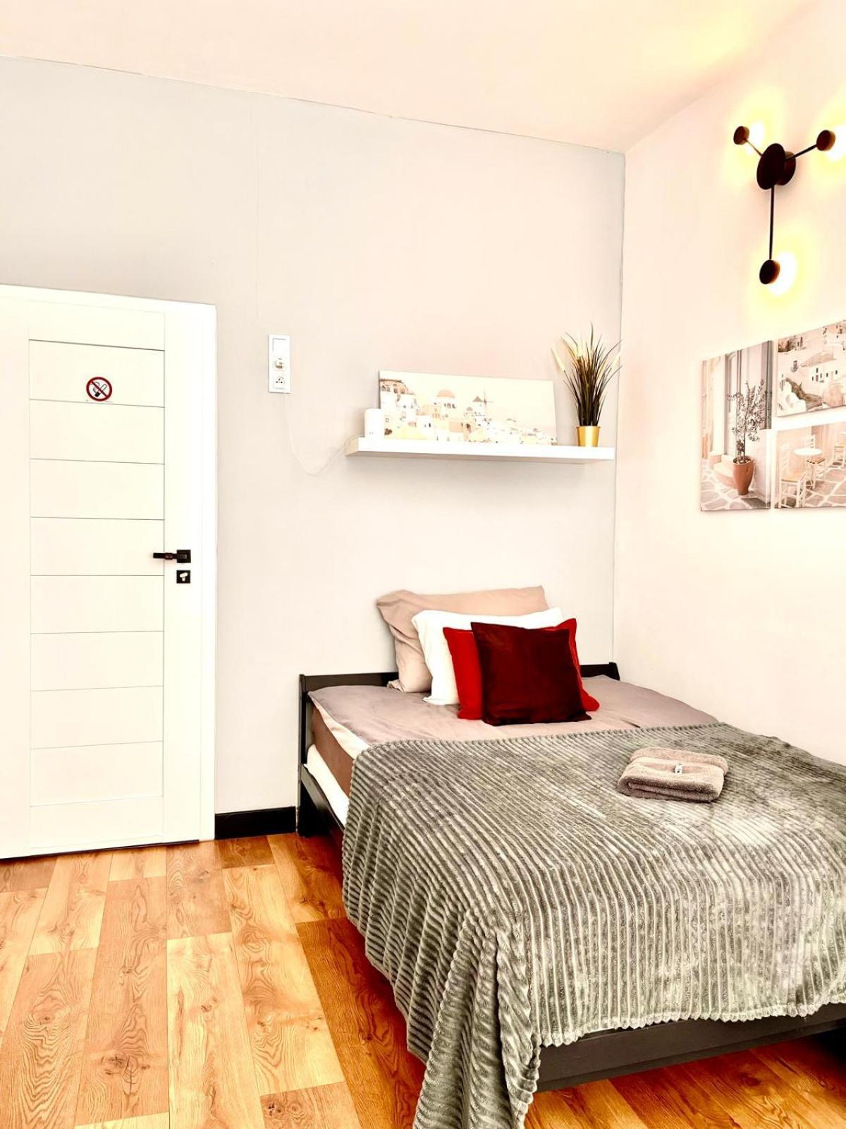 Super 1 Bed Room Condo In Warszawa Center Eksteriør bilde